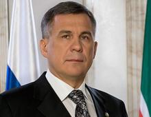 Рустам Минниханов - к юбилею Михаила Плетнёва (Фото Татар-информ)