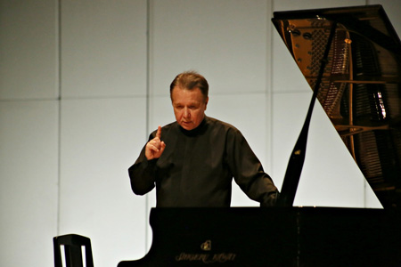 Сольные концерты Михаила Плетнёва в Филармонии-2