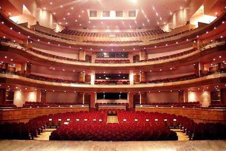 Гастрольный тур (Театр Удине, фото: peroni.com)