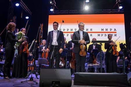На концертах РНО