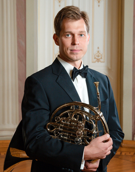 Алексей Серов