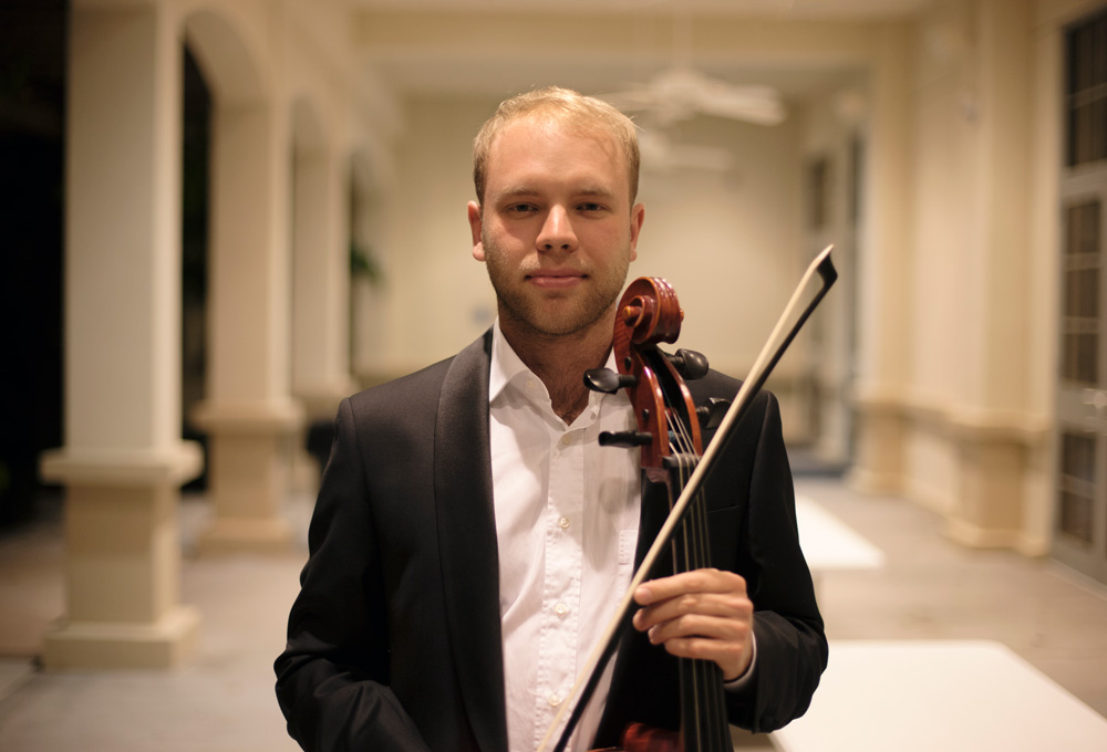 Всеволод Гузов